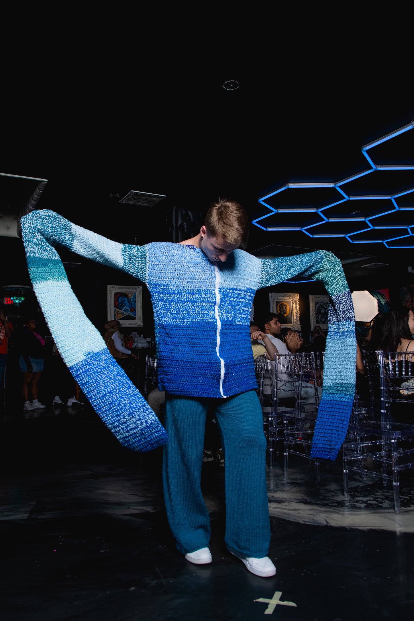 6 foot sleeve sweater