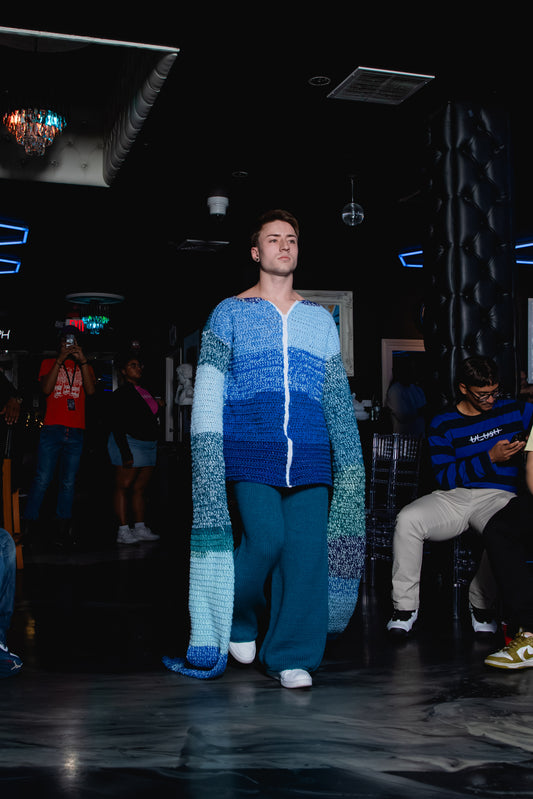 6 foot sleeve sweater